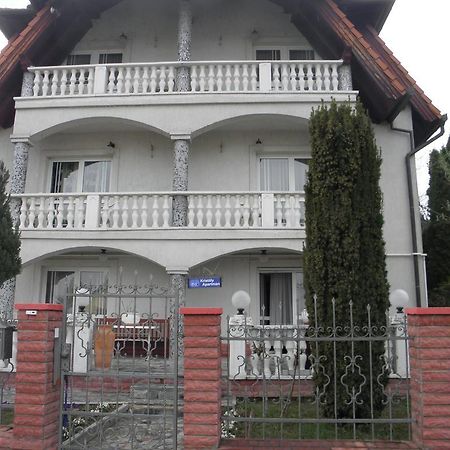 Kristaly Apartman Bed and Breakfast Hévíz Exterior foto