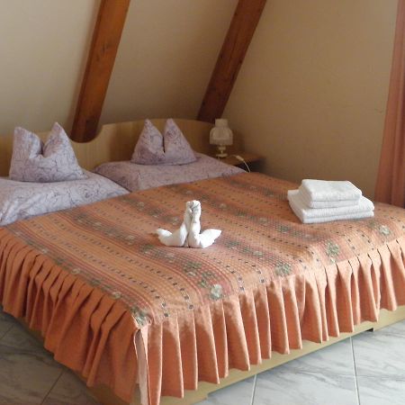 Kristaly Apartman Bed and Breakfast Hévíz Exterior foto