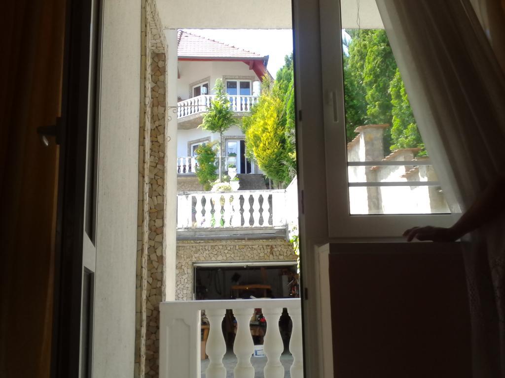 Kristaly Apartman Bed and Breakfast Hévíz Exterior foto
