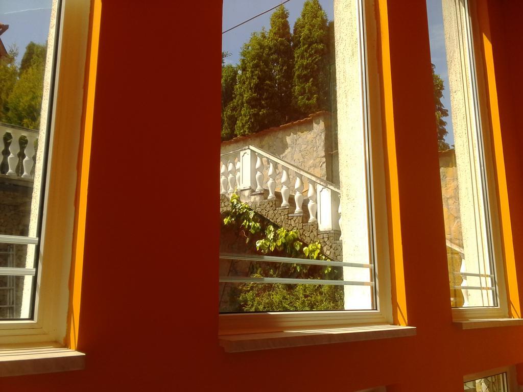 Kristaly Apartman Bed and Breakfast Hévíz Exterior foto