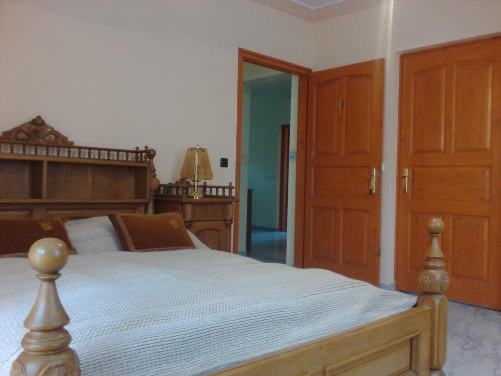 Kristaly Apartman Bed and Breakfast Hévíz Exterior foto