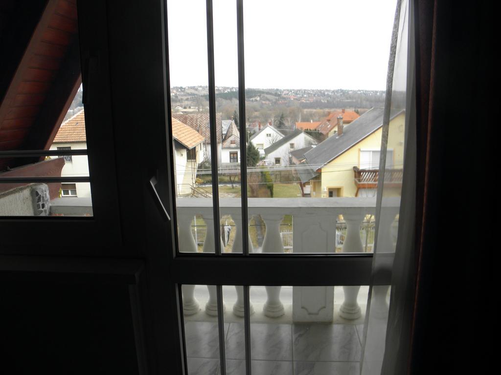 Kristaly Apartman Bed and Breakfast Hévíz Exterior foto