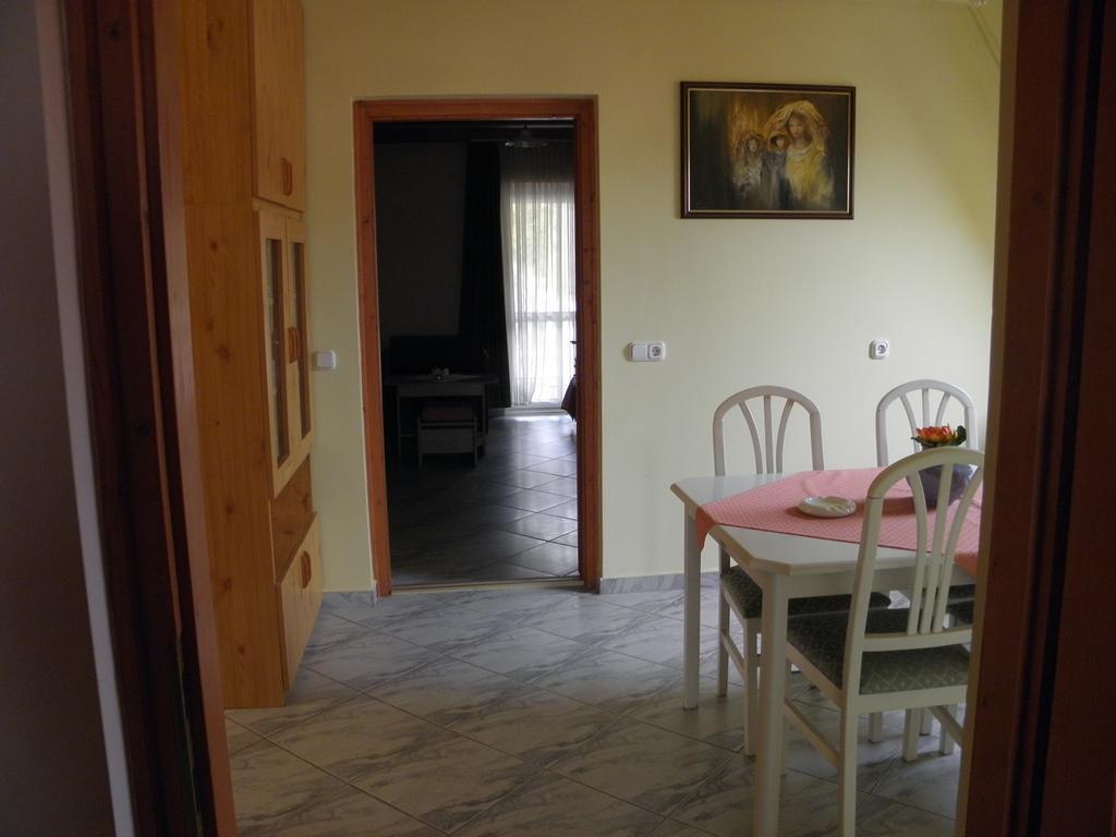 Kristaly Apartman Bed and Breakfast Hévíz Exterior foto