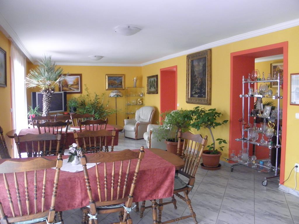 Kristaly Apartman Bed and Breakfast Hévíz Exterior foto