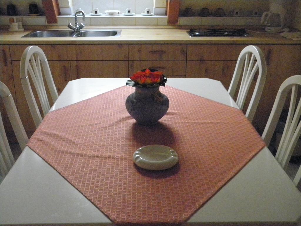 Kristaly Apartman Bed and Breakfast Hévíz Exterior foto