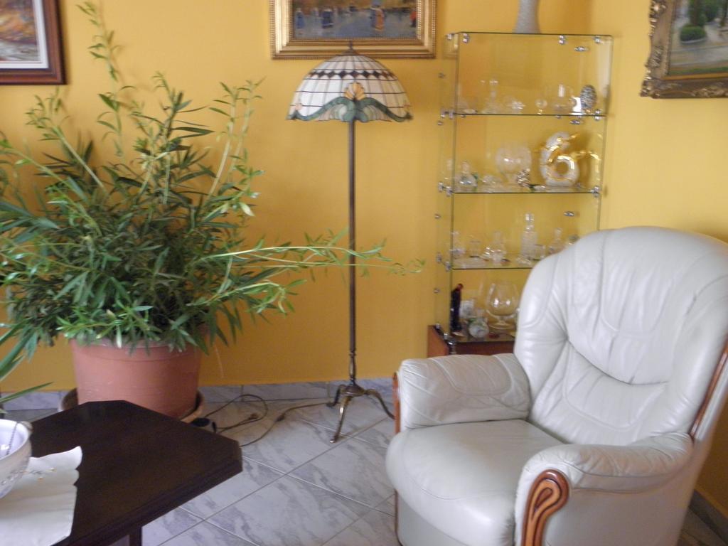 Kristaly Apartman Bed and Breakfast Hévíz Exterior foto
