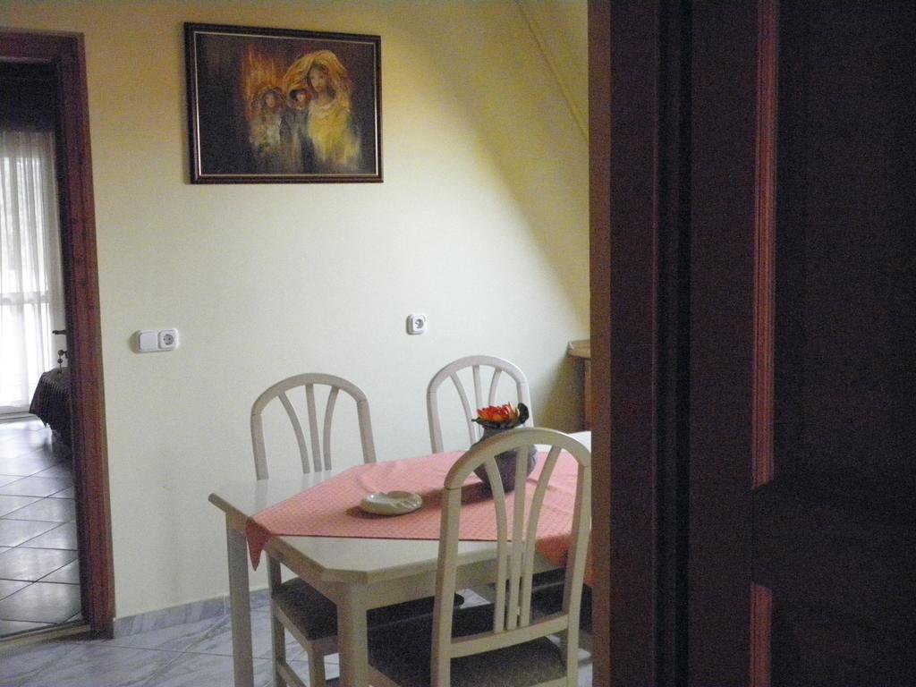 Kristaly Apartman Bed and Breakfast Hévíz Exterior foto