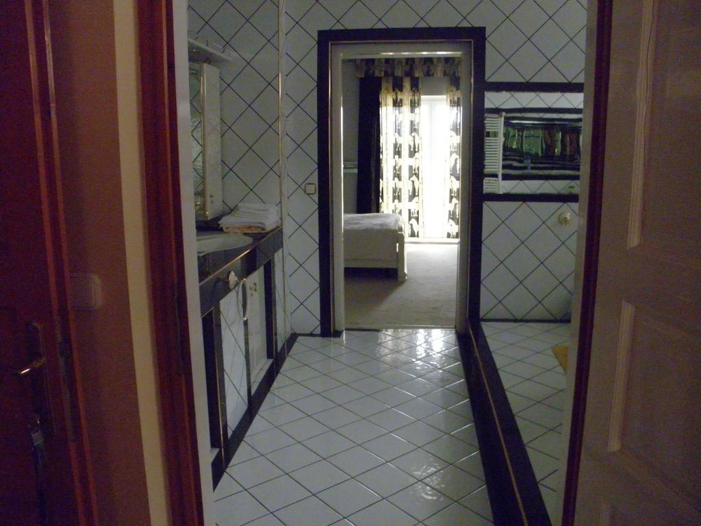 Kristaly Apartman Bed and Breakfast Hévíz Exterior foto